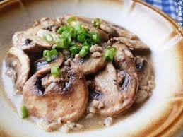 Minced Pork with Button Mushrooms 蘑菇炒肉末(D)