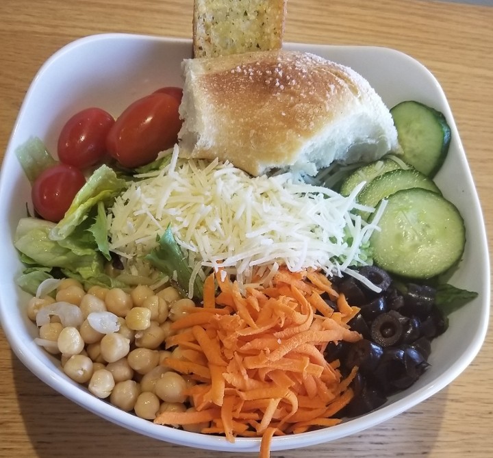 Entree Crispelli's Salad
