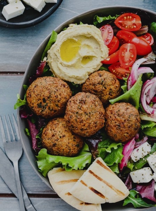 Falafel salad Plate