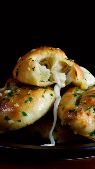 Cheesy Garlic Knots