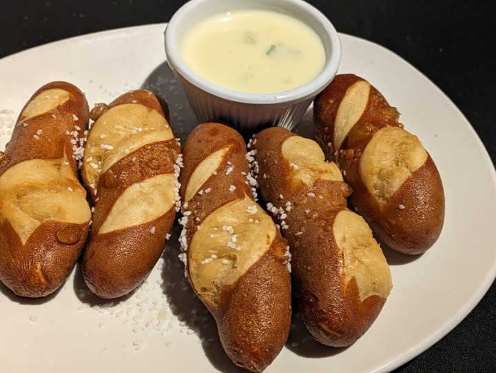 Pretzel Queso