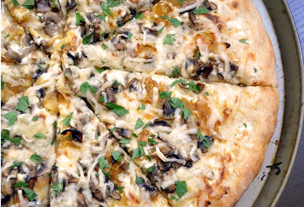 Mushroom (White Sauce) Pizza