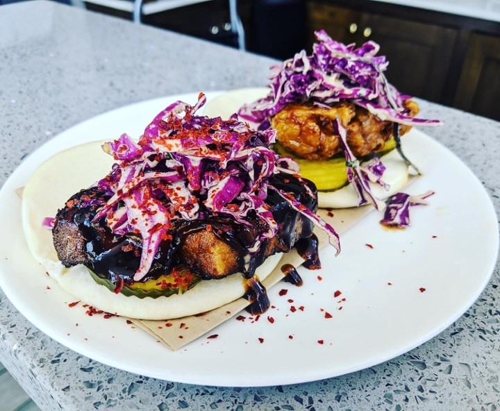 Mix Bao (Pork Belly/Chicken).