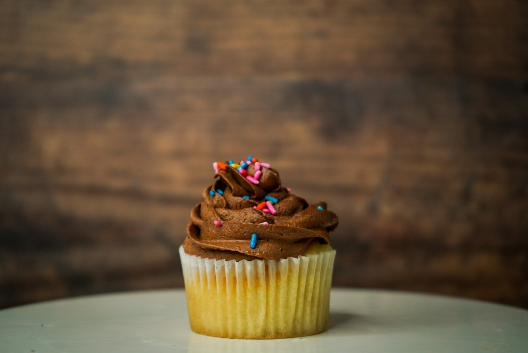 Vanilla Cupcake, Chocolate BC