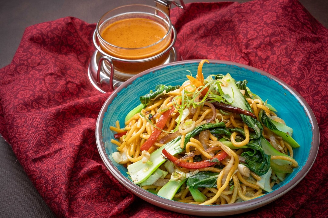 Vegetable Chowmein (Nepalese Appetizer)