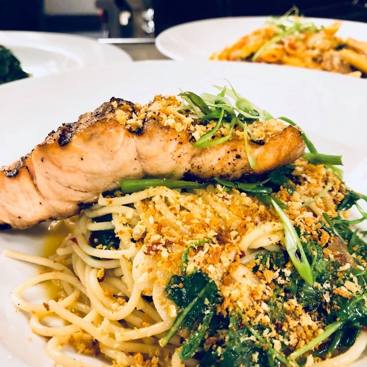 Aglio e Oglio with Grilled Salmon