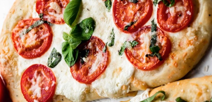 Fresh Mozzarella Flatbread Pizza