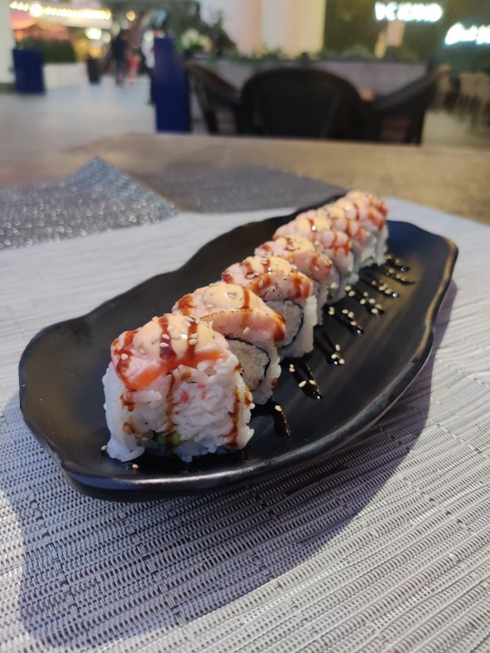 Seared Salmon Roll (New)