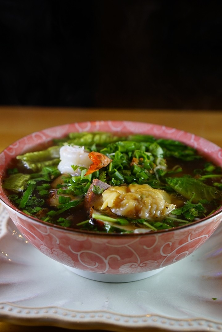 Mi Hoanh Thanh (Pork & Shrimp Wonton with Egg Noodle Soup)