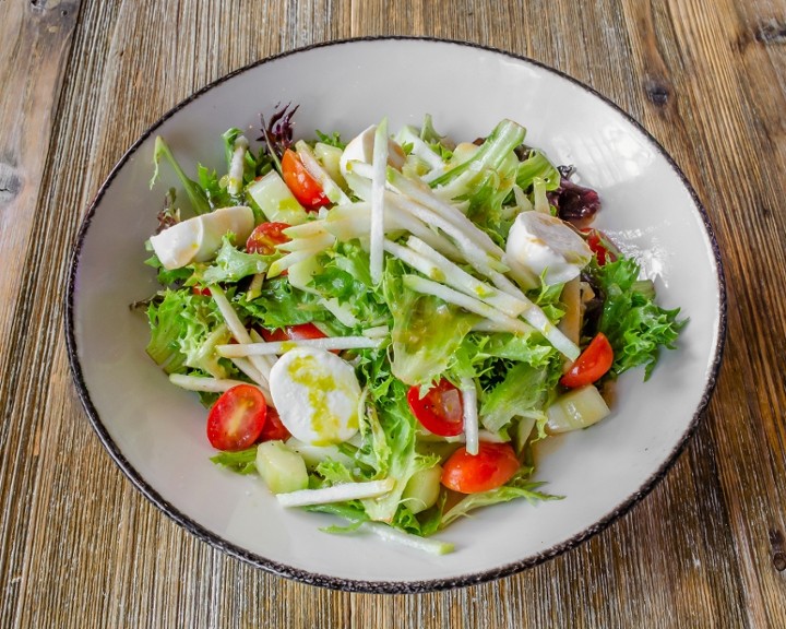 Guava Garden Salad