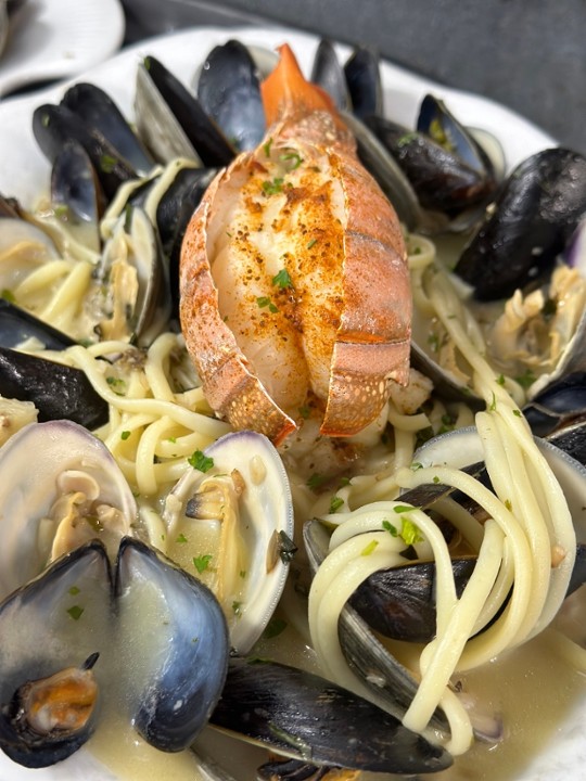 SEAFOOD PASTA