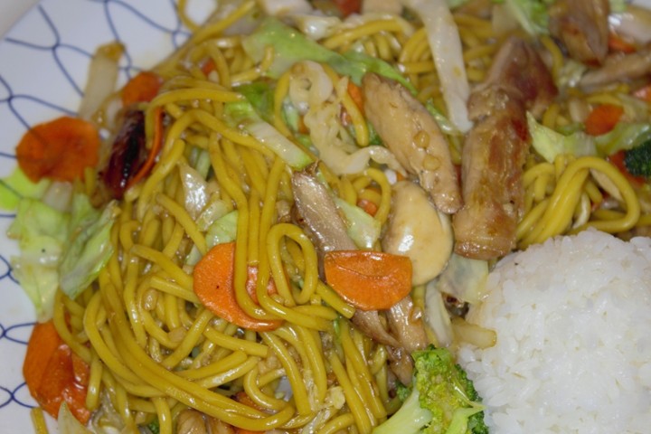 Yakisoba w/Chicken