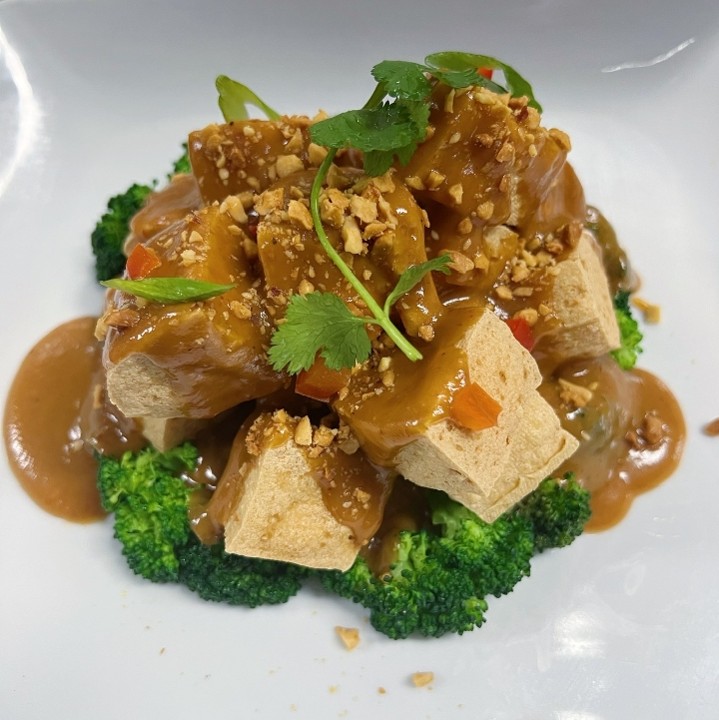 Crispy Tofu Pra Ram (GF) (VG)