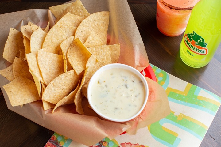 Chips & Queso Blanco.