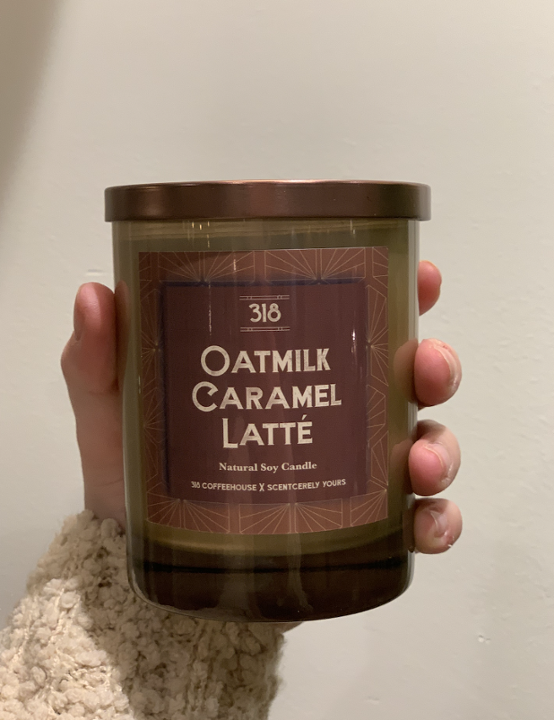318 Oatmilk Caramel Latté Candle