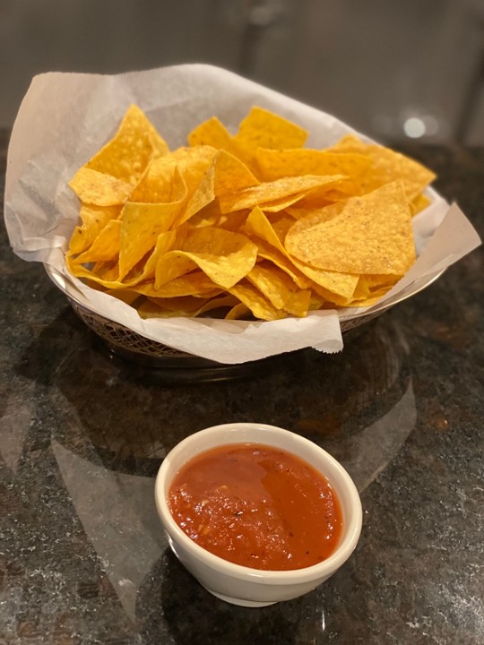 Chips & Salsa Roja