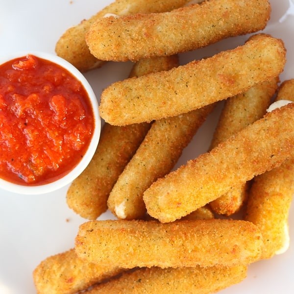 Mozzarella Sticks (6 Pieces)