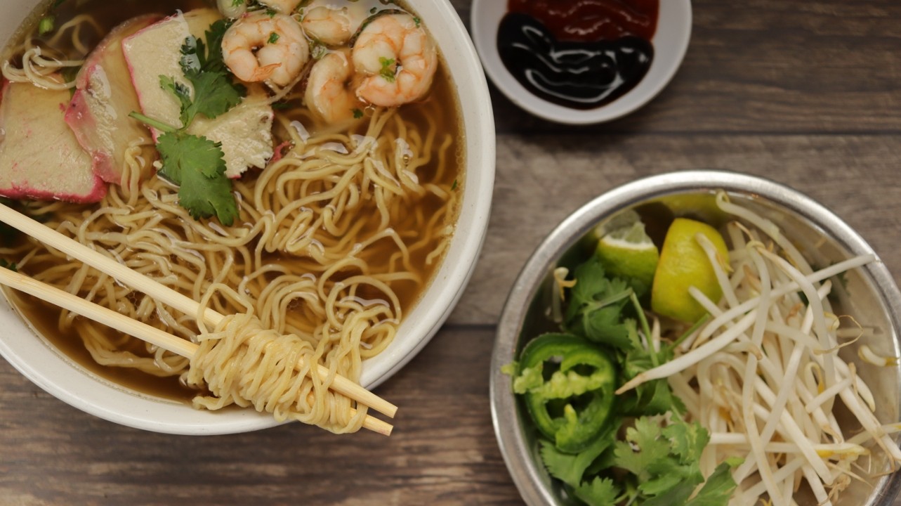 204 Yellow Noodle Shrimp & Pork Pho