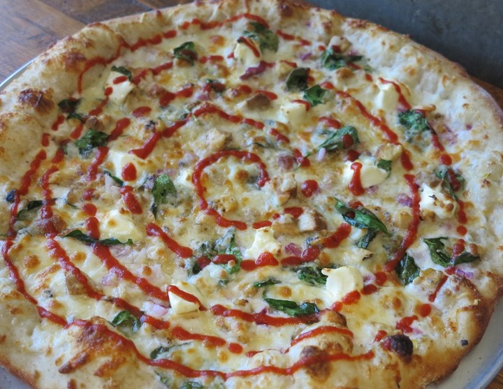 14" Sriracha Chicken & Spinach Pizza