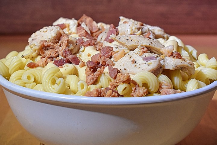 Bacon Chicken Mac & Cheese Pasta