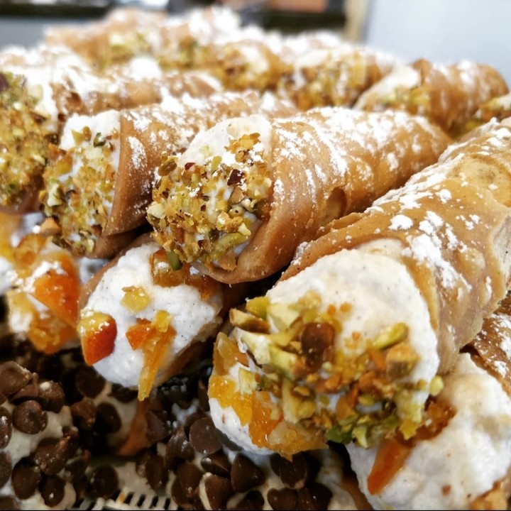 Pistachio Cannoli