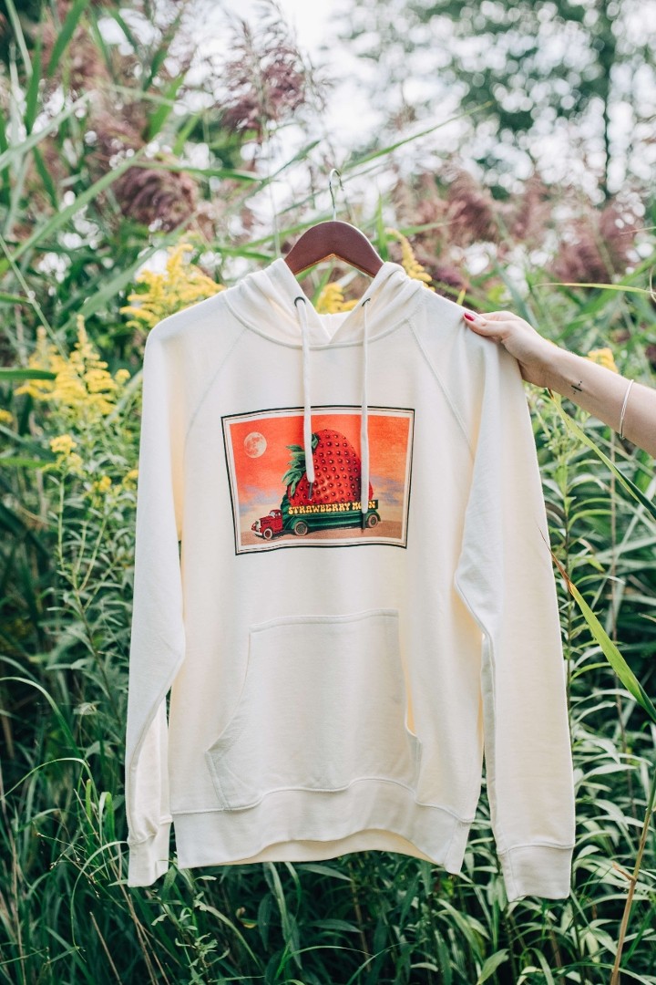 Strawberry Moon Pull Over