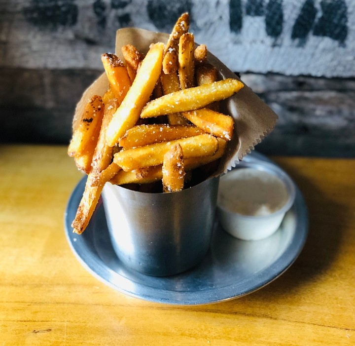 Small Pecorino Garlic Dusted Fries