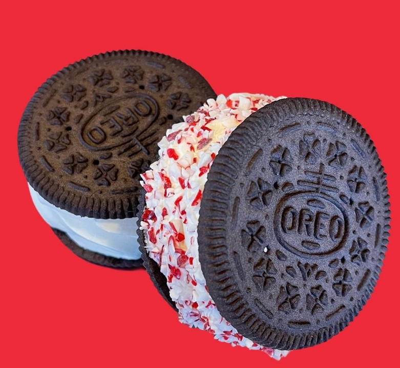 Peppermint Oreo Sandwich (6 pack)