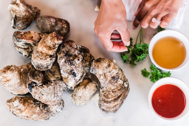 Fresh Oysters (In Shell)