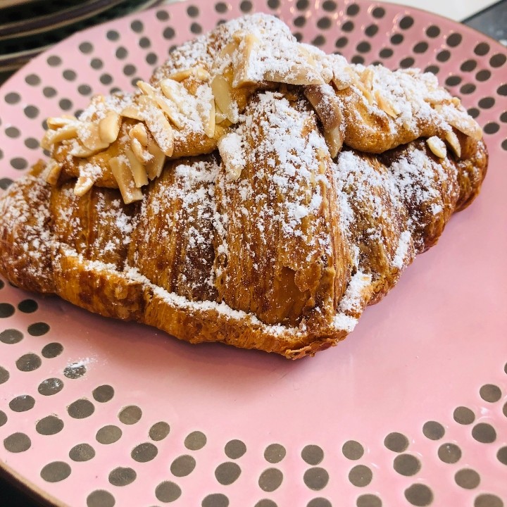 ALMOND CROISSANT