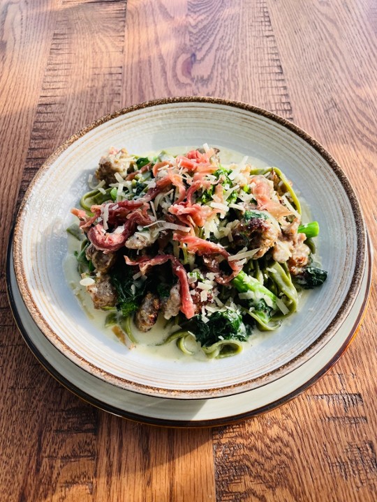 Spinach Fettuccine & Italian Sausage