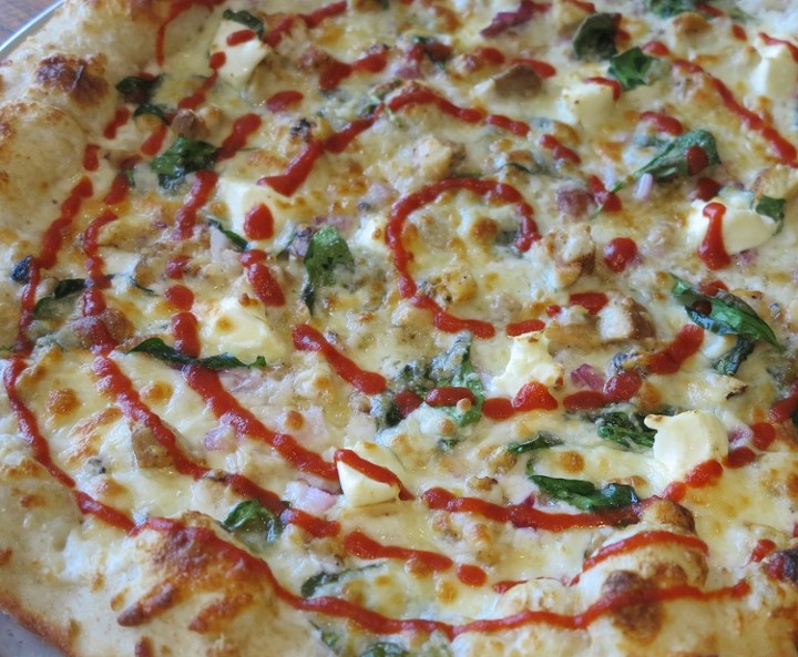 16" Sriracha Chicken & Spinach Pizza