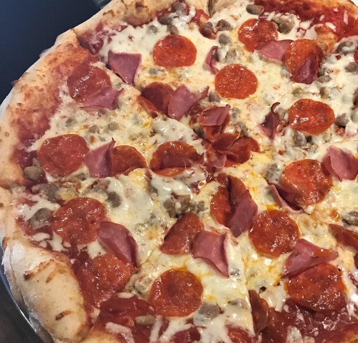 16" Carnivore Pizza