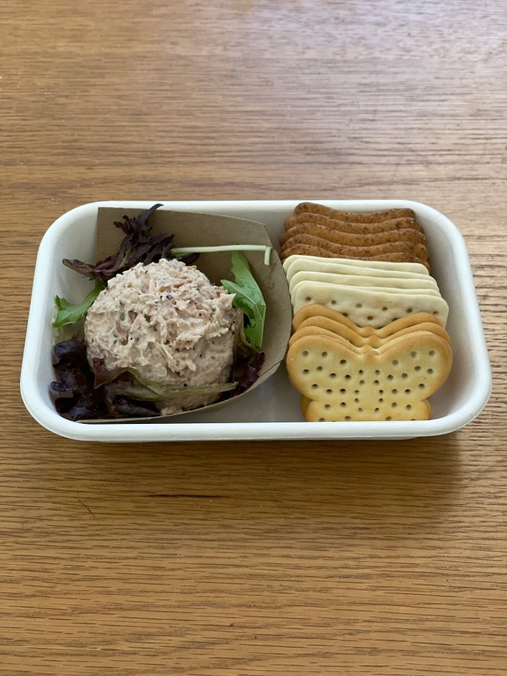 Tuna Salad Dip & Assorted Crackers