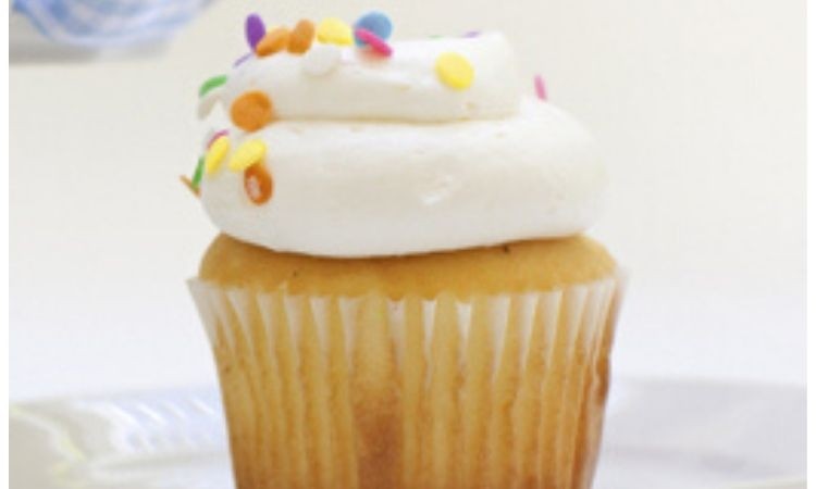 Vanilla Cupcake with Vanilla Frosting 4 Pack