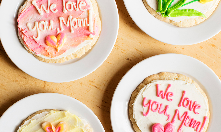 mother's day frosted sugar cookie