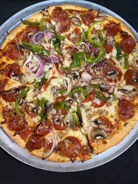 8" Deluxe Pizza