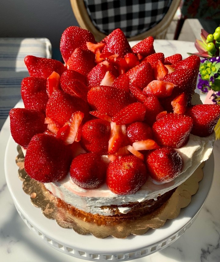 Cakes by the slice- strawberry vanilla