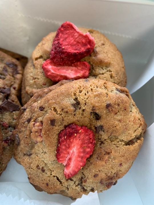 Strawberry chocolate chip cookie
