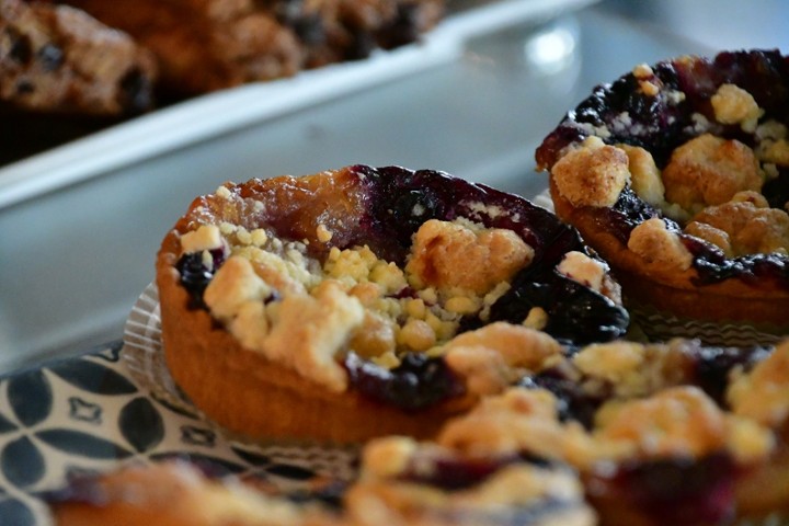 BLUEBERRIES APPLE CRUMBLE TART