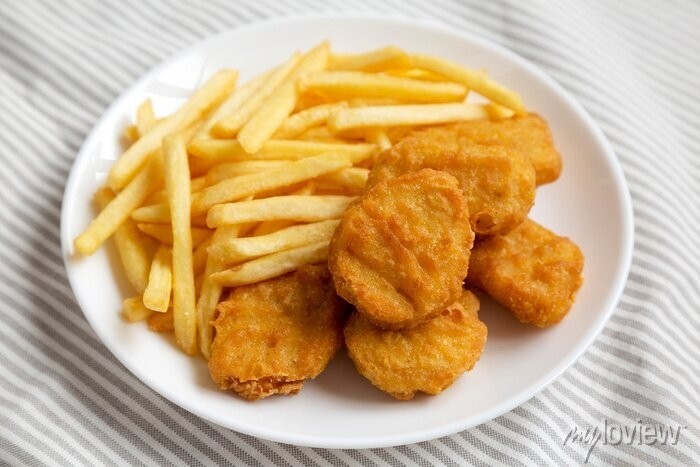 5 Chicken nuggets & Crispy Fries
