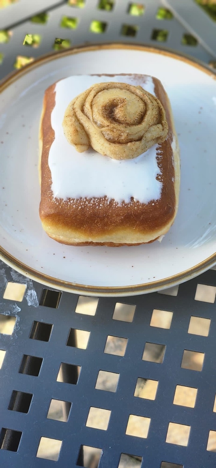 Cinnamon Bun Donut- Pareve