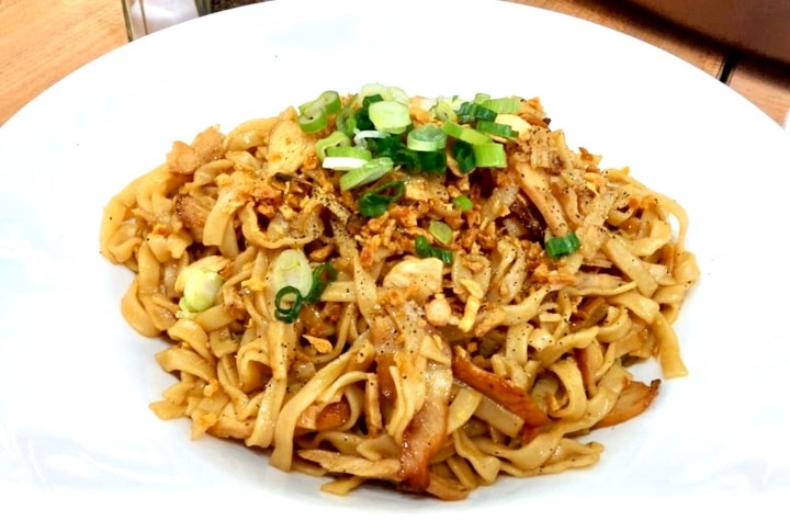 Garlic Chicken Noodle (SiJetKhohSwae) ဆီချက်ခေါက်ဆွဲ