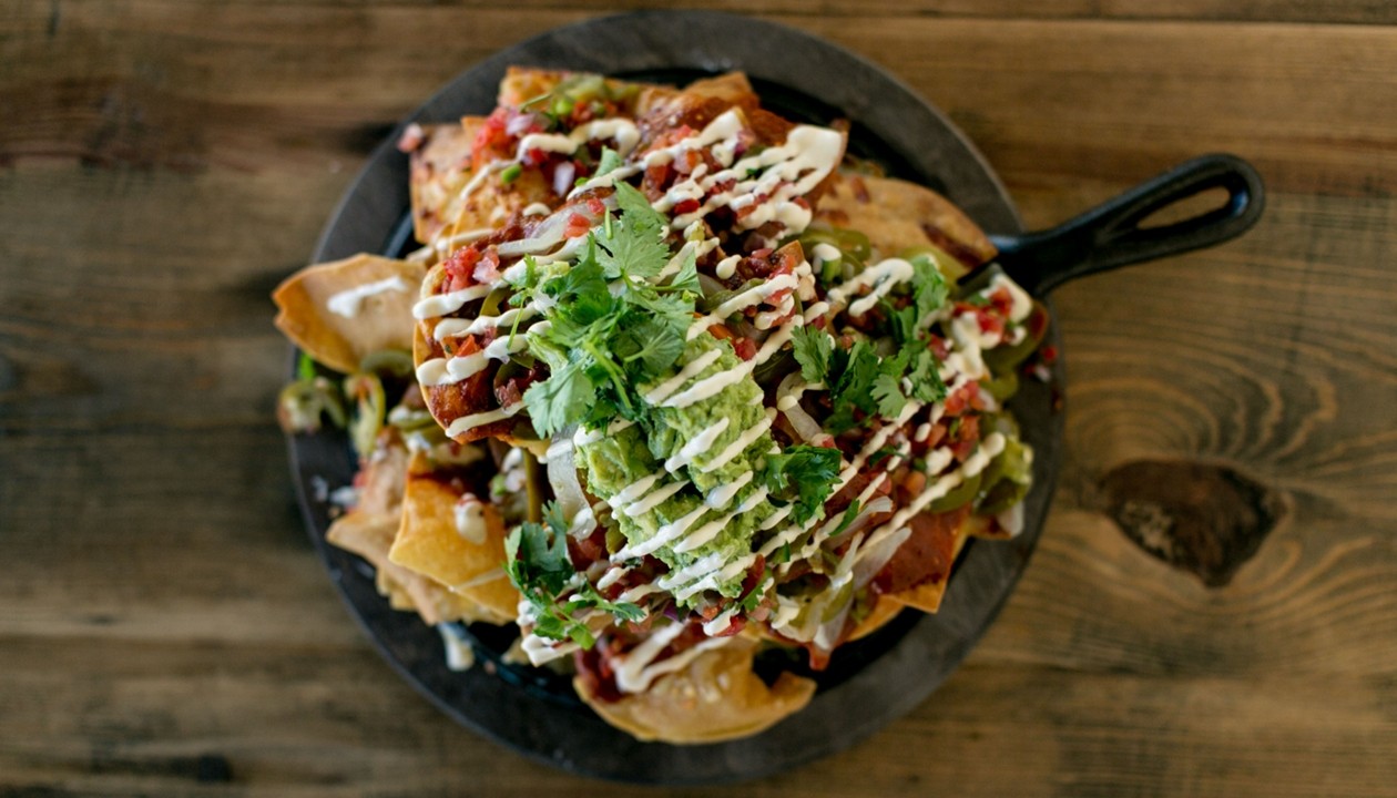 CLASSIC NACHOS