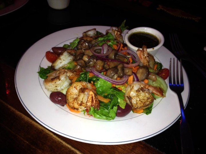 MEDITERRANEAN SALAD W/ SHRIMP 5pc