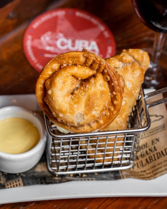 "Queso" Vegetarian Empanada