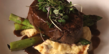 Twelves Grill and Cafe