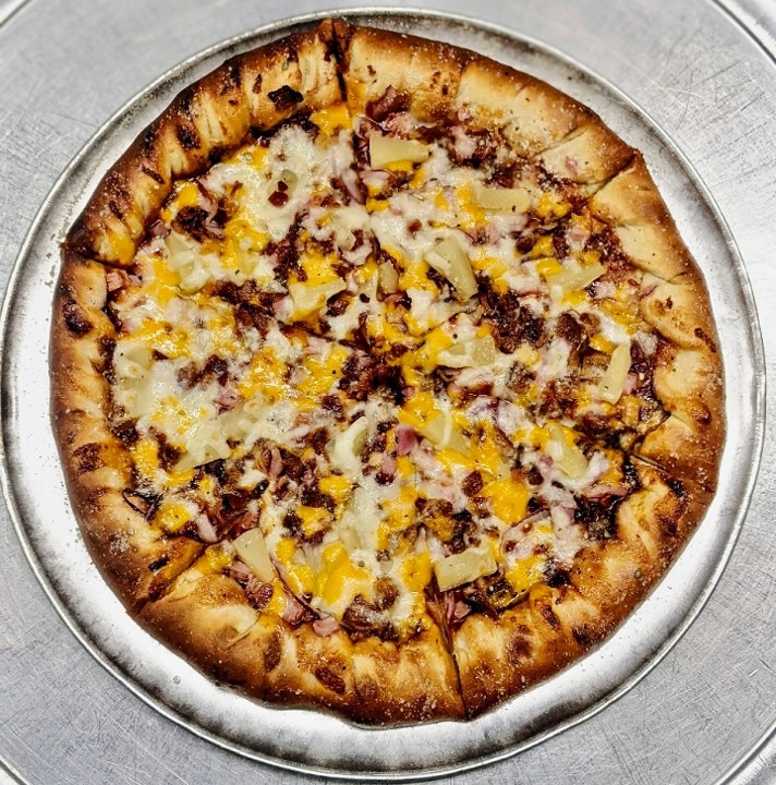 16" Backyard BBQ Pizza