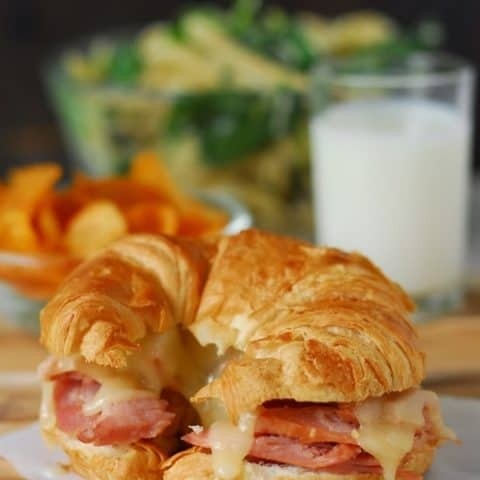 DL_Croissant with Ham & Cheese