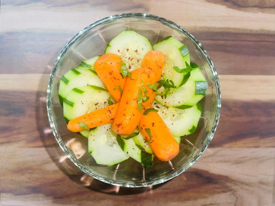 Sliced Cucumber & Baby Carrots